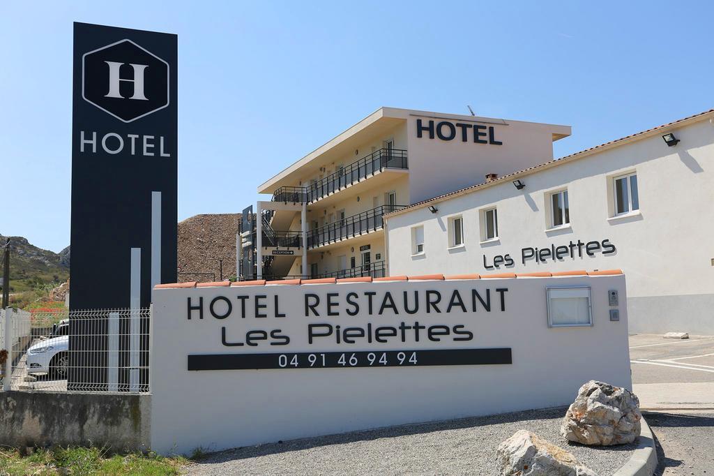 Hotel Restaurant Les Pielettes Le Rove Exteriör bild