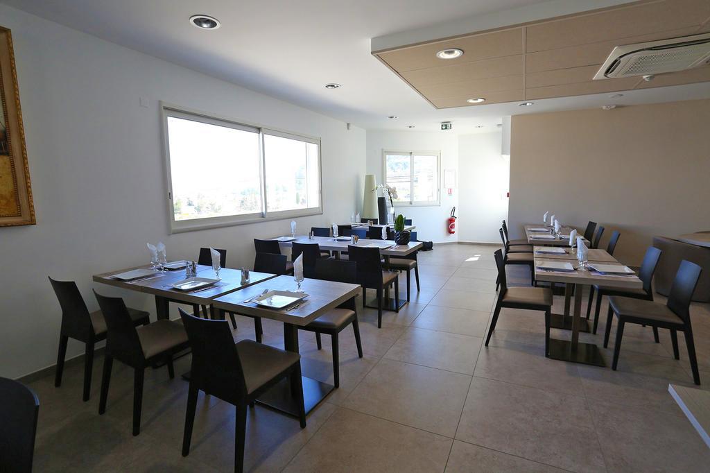 Hotel Restaurant Les Pielettes Le Rove Exteriör bild